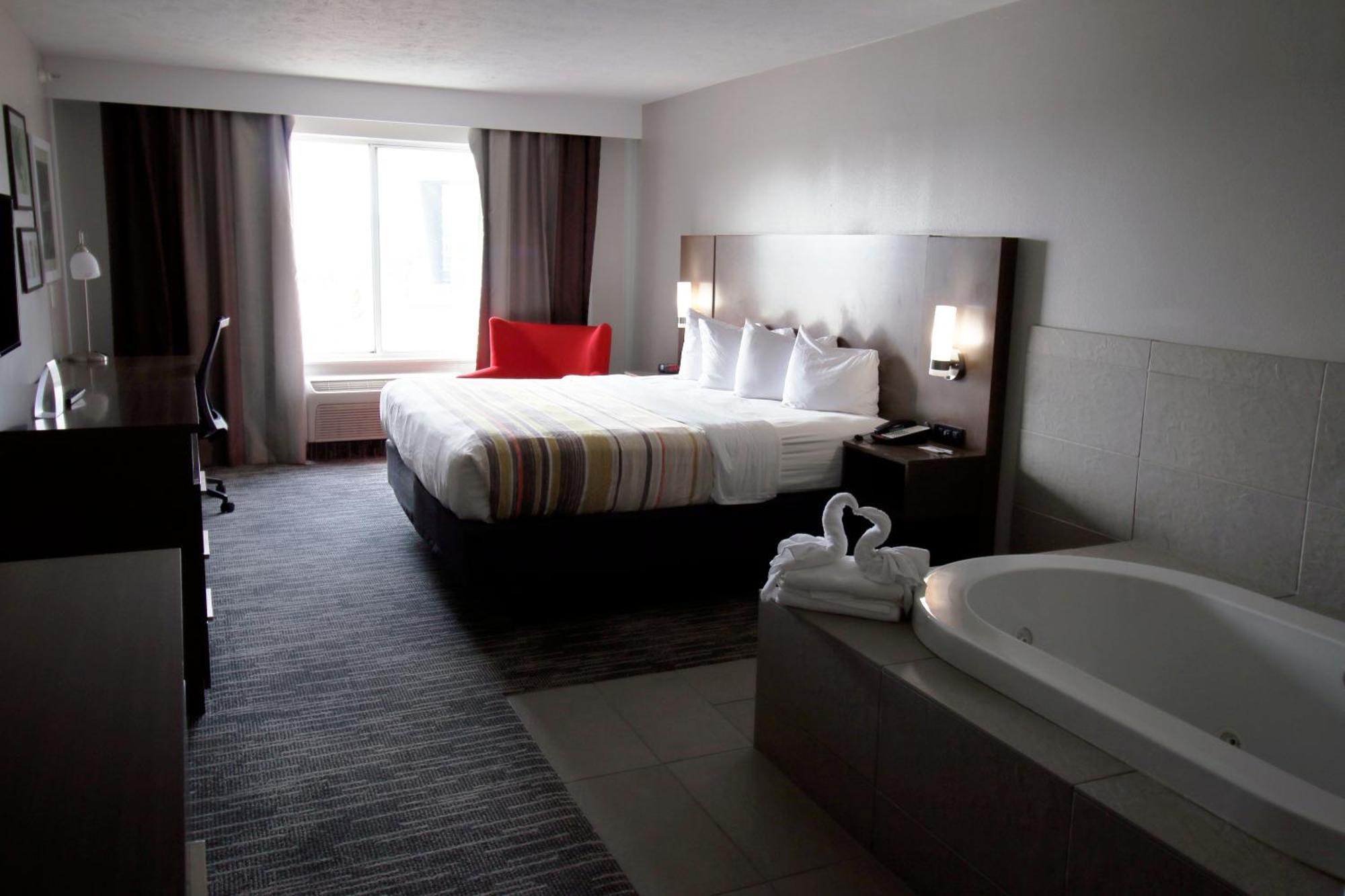 Country & By Radisson, Council Bluffs, Ia 3*