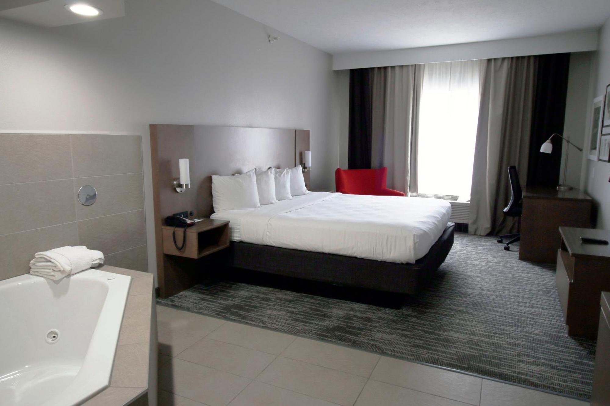 Country & By Radisson, Council Bluffs, Ia 3*