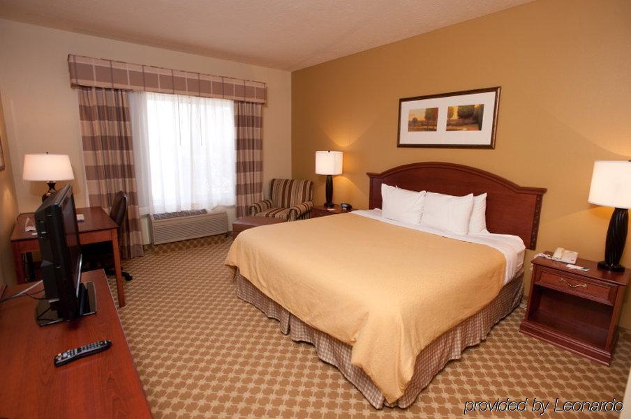 Hotel Country & By Radisson, Council Bluffs, Ia
