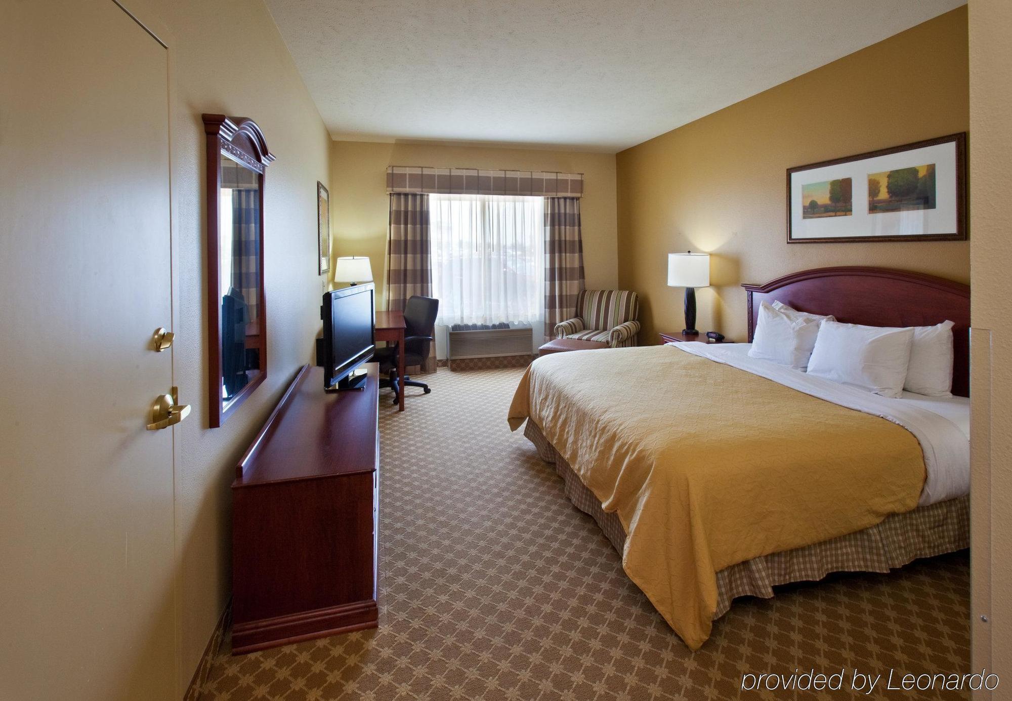 Country & By Radisson, Council Bluffs, Ia